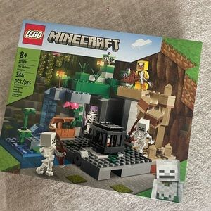 LEGO MINECRAFT The Skeleton Dungeon